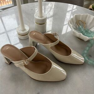 Wide shoes. Size 8W